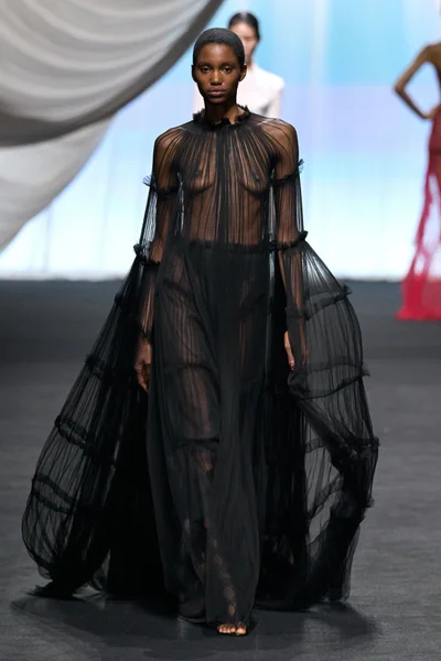 Look 25